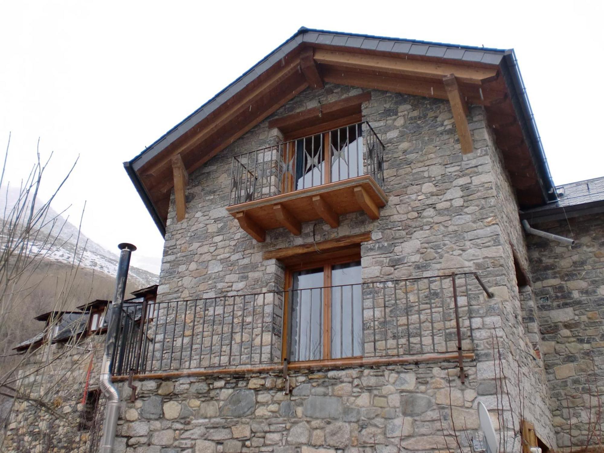 Pensió i Apartaments la Bordeta Estación Exterior foto